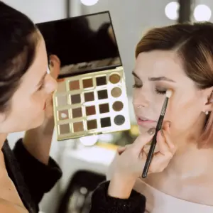 Aktionspreis : Make´up Artist, Visagist